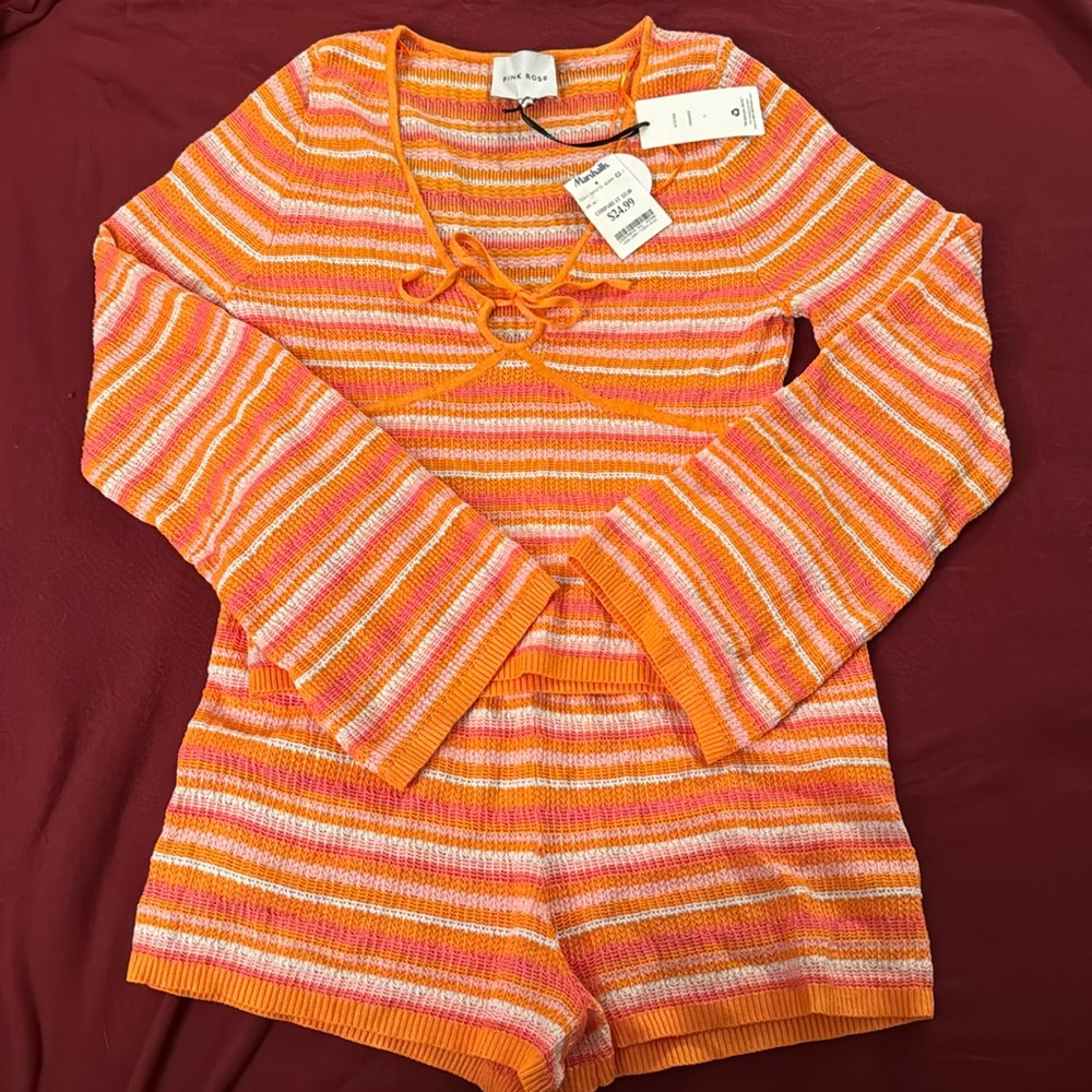 Brand New Pink Rose long bell sleeve and short set size large